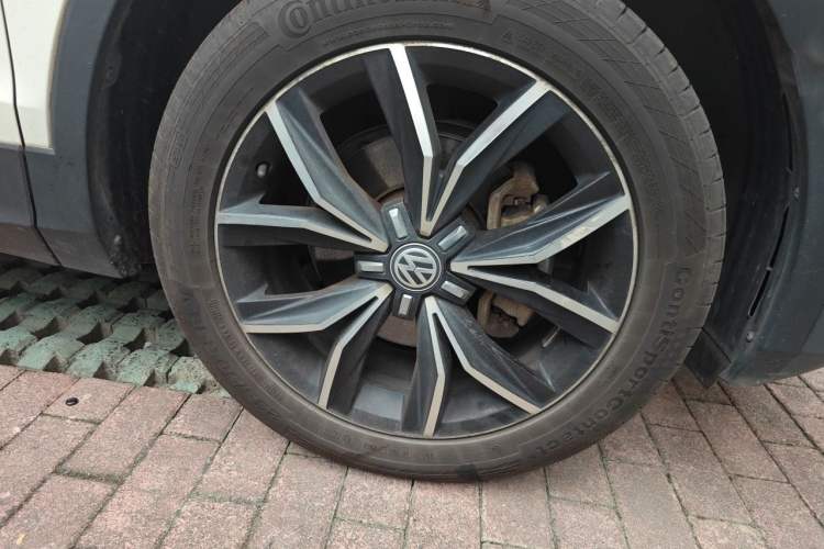 Used Volkswagen Tiguan L 2017 330TSI Automatic Two-Wheel Drive Flagship Edition Right Front Wheel Hub