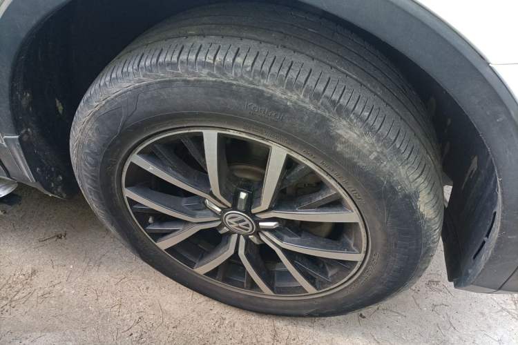 Used Volkswagen Tiguan L 2017 330TSI Automatic Two-Wheel Drive Luxury Edition Right Front Wheel Hub
