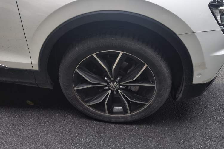 Used Volkswagen Tiguan L 2017 330TSI Automatic Two-Wheel Drive Flagship Edition Right Front Wheel Hub