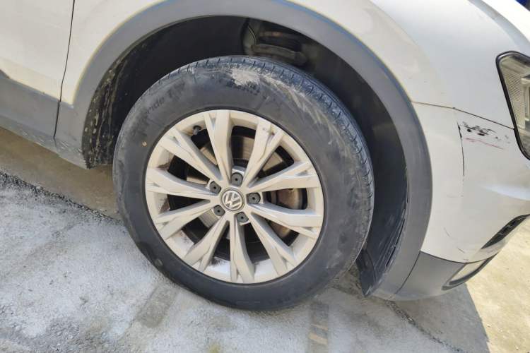 Used Volkswagen Tiguan L 2017 330TSI Automatic Two-Wheel Drive Luxury Edition Right Front Wheel Hub