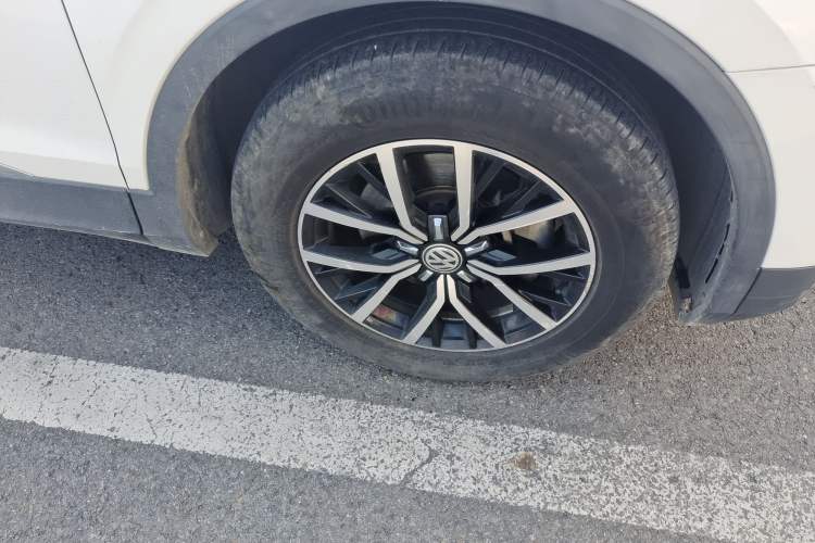 Used Volkswagen Tiguan L 2017 330TSI Automatic Two-Wheel Drive Comfort Edition Right Front Wheel Hub