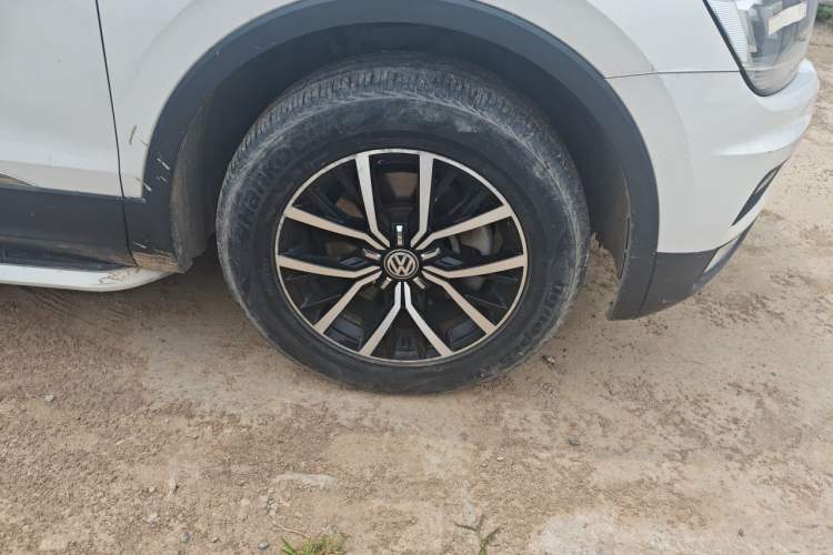 Used Volkswagen Tiguan L 2017 330TSI Automatic Two-Wheel Drive Luxury Edition Right Front Wheel Hub