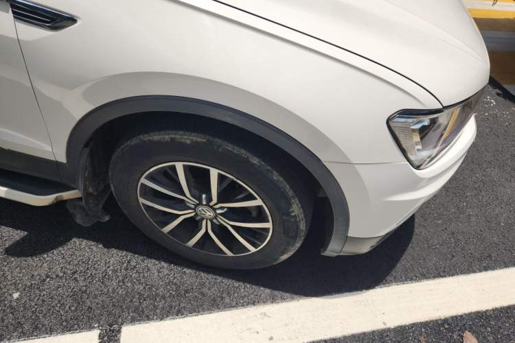 Used Volkswagen Tiguan L 2017 330TSI Automatic Two-Wheel Drive Luxury Edition Right Front Wheel Hub
