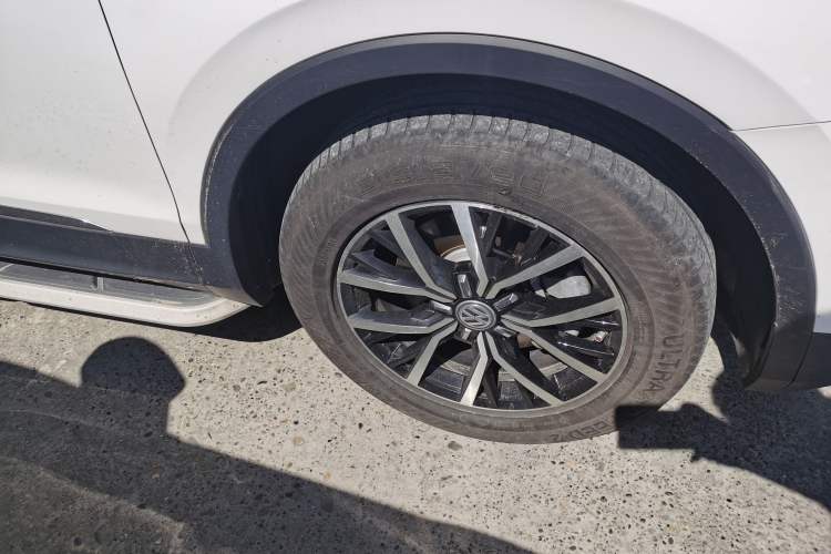 Used Volkswagen Tiguan L 2017 330TSI Automatic Two-Wheel Drive Luxury Edition Right Front Wheel Hub