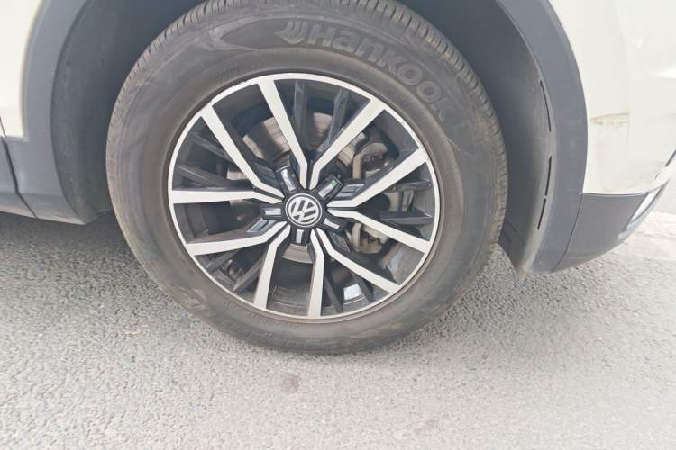 Used Volkswagen Tiguan L 2017 330TSI Automatic Two-Wheel Drive Luxury Edition Right Front Wheel Hub