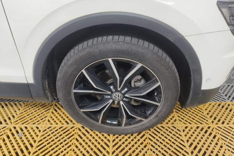 Used Volkswagen Tiguan L 2017 380TSI Automatic All-Wheel-Drive Flagship Edition Right Front Wheel Hub
