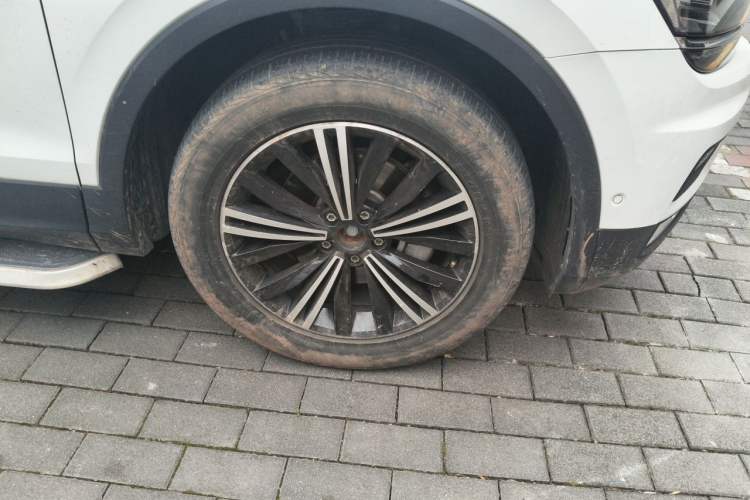 Used Volkswagen Tiguan L 2017 330TSI Automatic Two-Wheel Drive Flagship Edition Right Front Wheel Hub