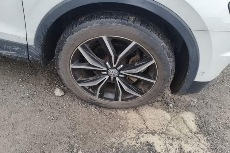 Used Volkswagen Tiguan L 2017 330TSI Automatic Two-Wheel Drive Flagship Edition Right Front Wheel Hub