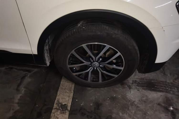 Used Volkswagen Tiguan L 2017 330TSI Automatic Two-Wheel Drive Luxury Edition Right Front Wheel Hub