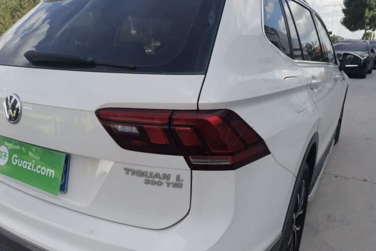 Used Volkswagen Tiguan L 2017 330TSI Automatic Two-Wheel Drive Luxury Edition Right Rear Taillight