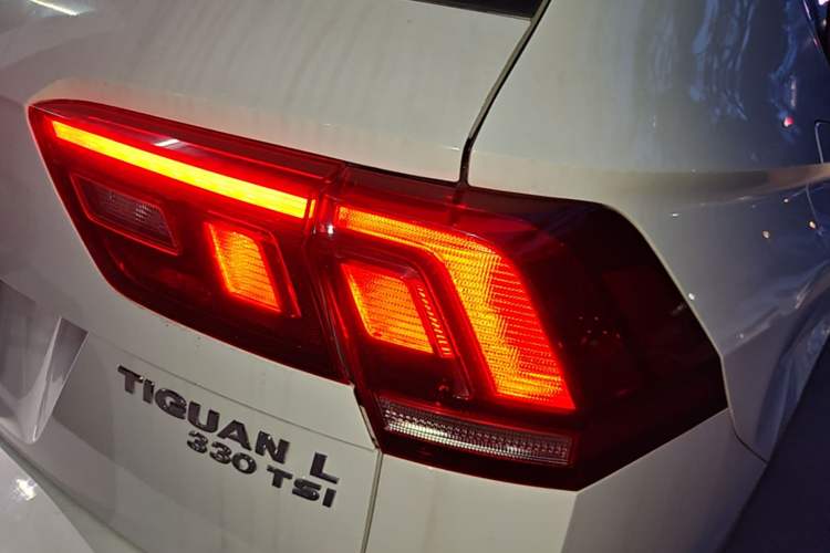 Used Volkswagen Tiguan L 2017 330TSI Automatic Two-Wheel Drive Comfort Edition Right Rear Taillight
