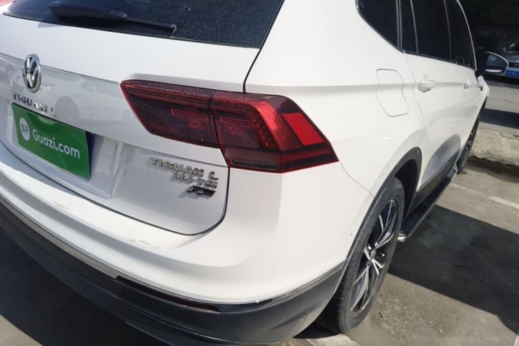 Used Volkswagen Tiguan L 2017 380TSI Automatic All-Wheel Drive Supreme Flagship Edition Right Rear Taillight
