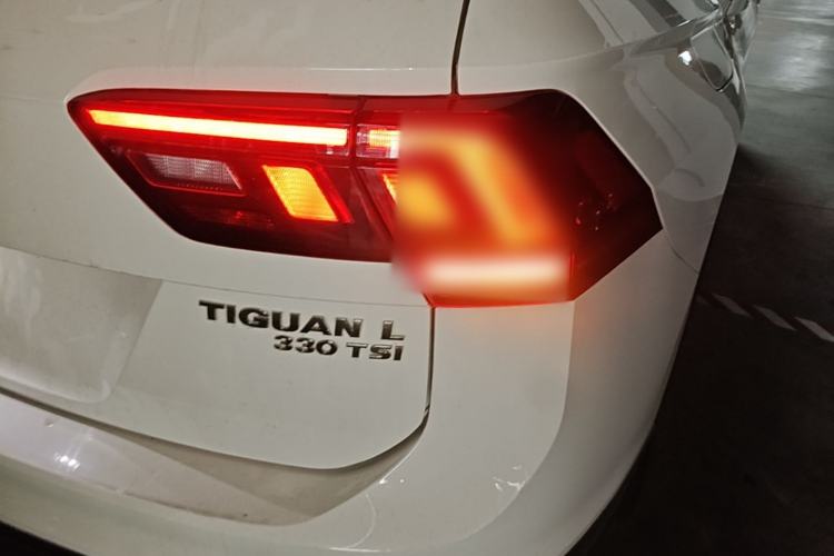 Used Volkswagen Tiguan L 2017 330TSI Automatic Two-Wheel Drive Luxury Edition Right Rear Taillight