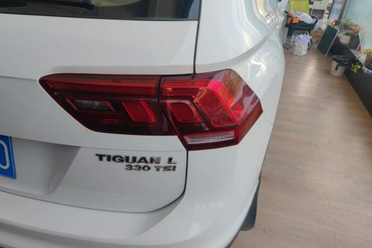 Used Volkswagen Tiguan L 2017 330TSI Automatic Two-Wheel Drive Comfort Edition Right Rear Taillight