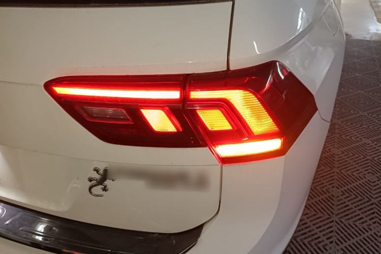 Used Volkswagen Tiguan L 2017 330TSI Automatic Two-Wheel Drive Luxury Edition Right Rear Taillight