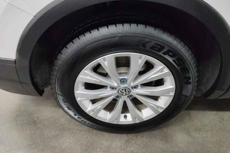 Used Volkswagen Tiguan L 2017 330TSI Automatic Two-Wheel Drive Luxury Edition Right Rear Wheel Hub
