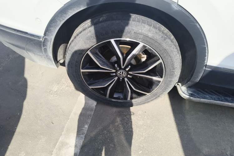 Used Volkswagen Tiguan L 2017 380TSI Automatic All-Wheel Drive Supreme Flagship Edition Right Rear Wheel Hub