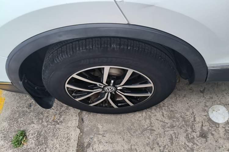 Used Volkswagen Tiguan L 2017 330TSI Automatic Two-Wheel Drive Luxury Edition Right Rear Wheel Hub