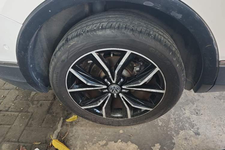 Used Volkswagen Tiguan L 2017 330TSI Automatic Two-Wheel Drive Flagship Edition Right Rear Wheel Hub