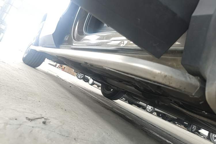 Used Volkswagen Tiguan L 2017 330TSI Automatic Two-Wheel Drive Luxury Edition Right Side Sill