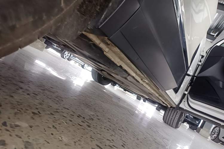 Used Volkswagen Tiguan L 2017 330TSI Automatic Two-Wheel Drive Luxury Edition Right Side Sill