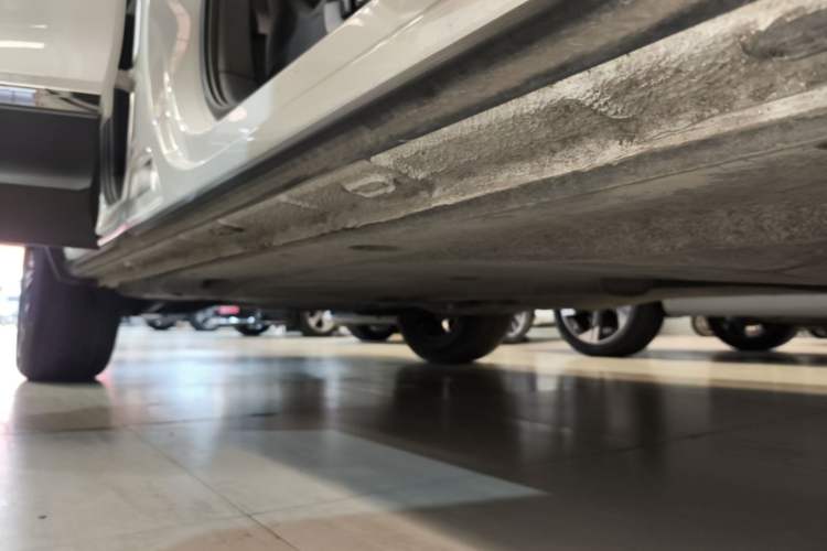 Used Volkswagen Tiguan L 2017 330TSI Automatic Two-Wheel Drive Flagship Edition Right Side Sill