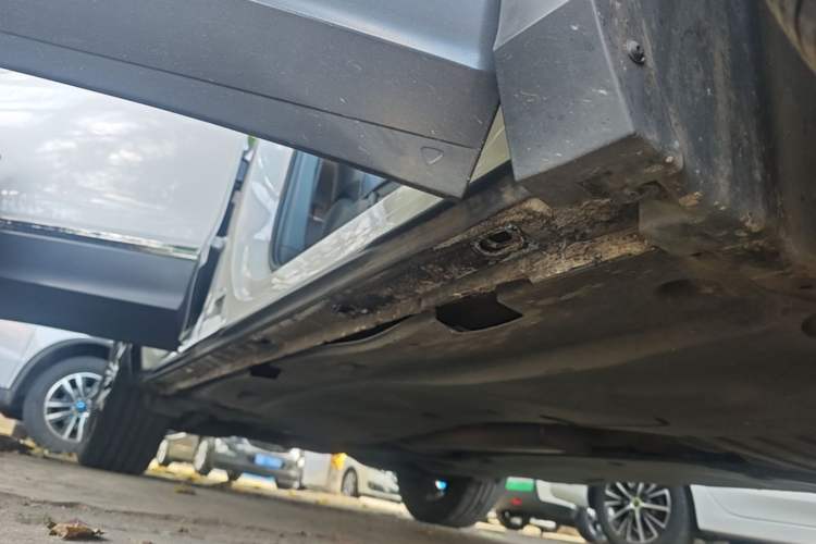 Used Volkswagen Tiguan L 2017 330TSI Automatic Two-Wheel Drive Flagship Edition Right Side Sill