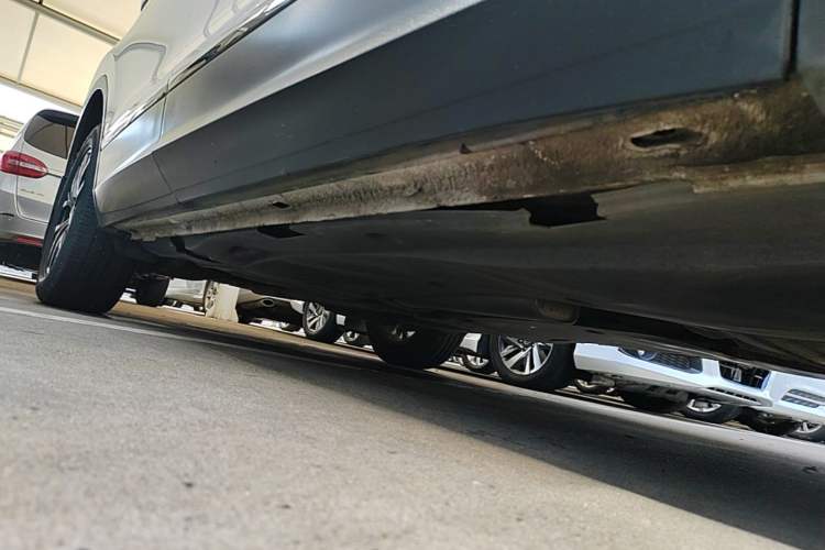 Used Volkswagen Tiguan L 2017 330TSI Automatic Two-Wheel Drive Luxury Edition Right Side Sill