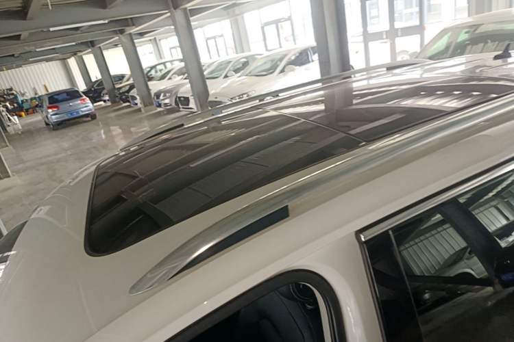 Used Volkswagen Tiguan L 2017 330TSI Automatic Two-Wheel Drive Luxury Edition Roof