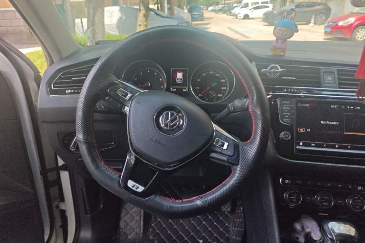 Used Volkswagen Tiguan L 2017 380TSI Automatic All-Wheel-Drive Luxury Edition Steering Wheel