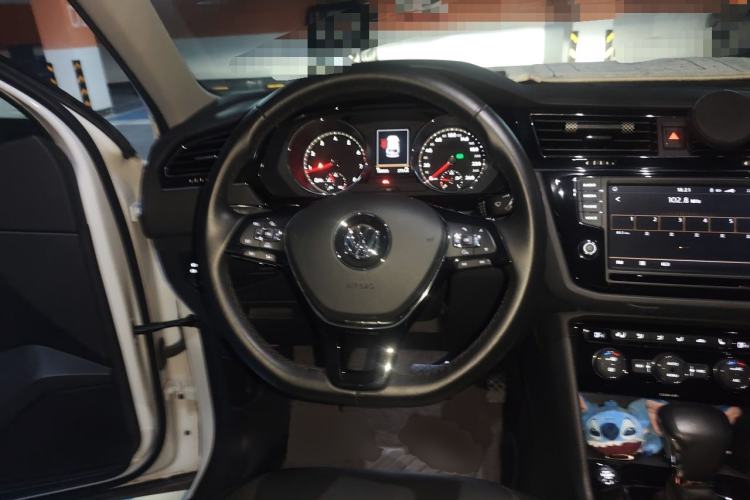 Used Volkswagen Tiguan L 2017 330TSI Automatic Two-Wheel Drive Luxury Edition Steering Wheel