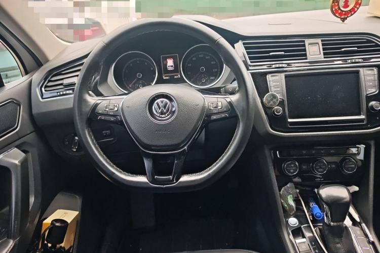 Used Volkswagen Tiguan L 2017 330TSI Automatic Two-Wheel Drive Comfort Edition Steering Wheel
