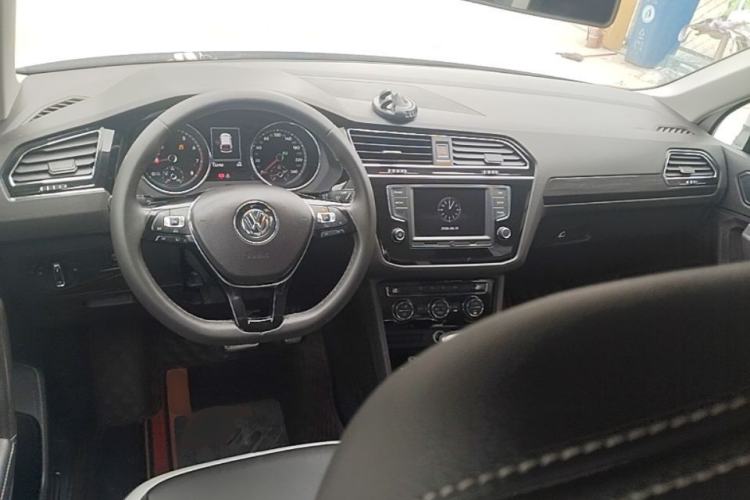 Used Volkswagen Tiguan L 2017 330TSI Automatic Two-Wheel Drive Comfort Edition Steering Wheel