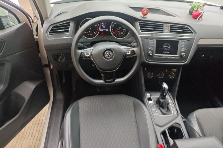 Used Volkswagen Tiguan L 2017 330TSI Automatic Two-Wheel Drive Luxury Edition Steering Wheel