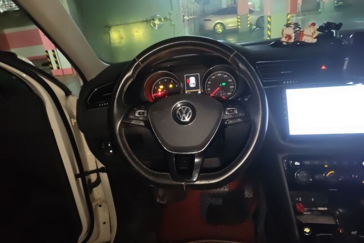 Used Volkswagen Tiguan L 2017 330TSI Automatic Two-Wheel Drive Flagship Edition Steering Wheel