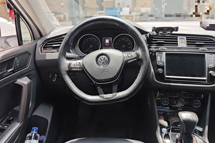 Used Volkswagen Tiguan L 2017 330TSI Automatic Two-Wheel Drive Luxury Edition Steering Wheel