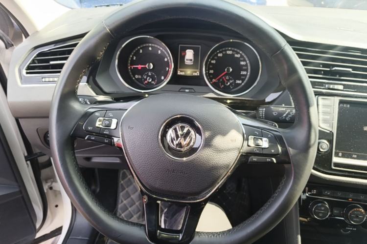 Used Volkswagen Tiguan L 2017 380TSI Automatic All-Wheel Drive Supreme Flagship Edition Steering Wheel