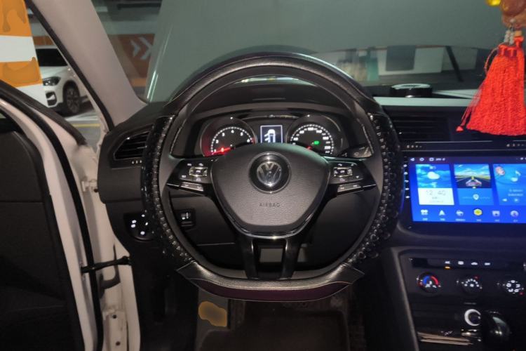 Used Volkswagen Tiguan L 2017 330TSI Automatic Two-Wheel Drive Luxury Edition Steering Wheel