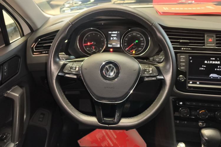 Used Volkswagen Tiguan L 2017 330TSI Automatic Two-Wheel Drive Flagship Edition Steering Wheel