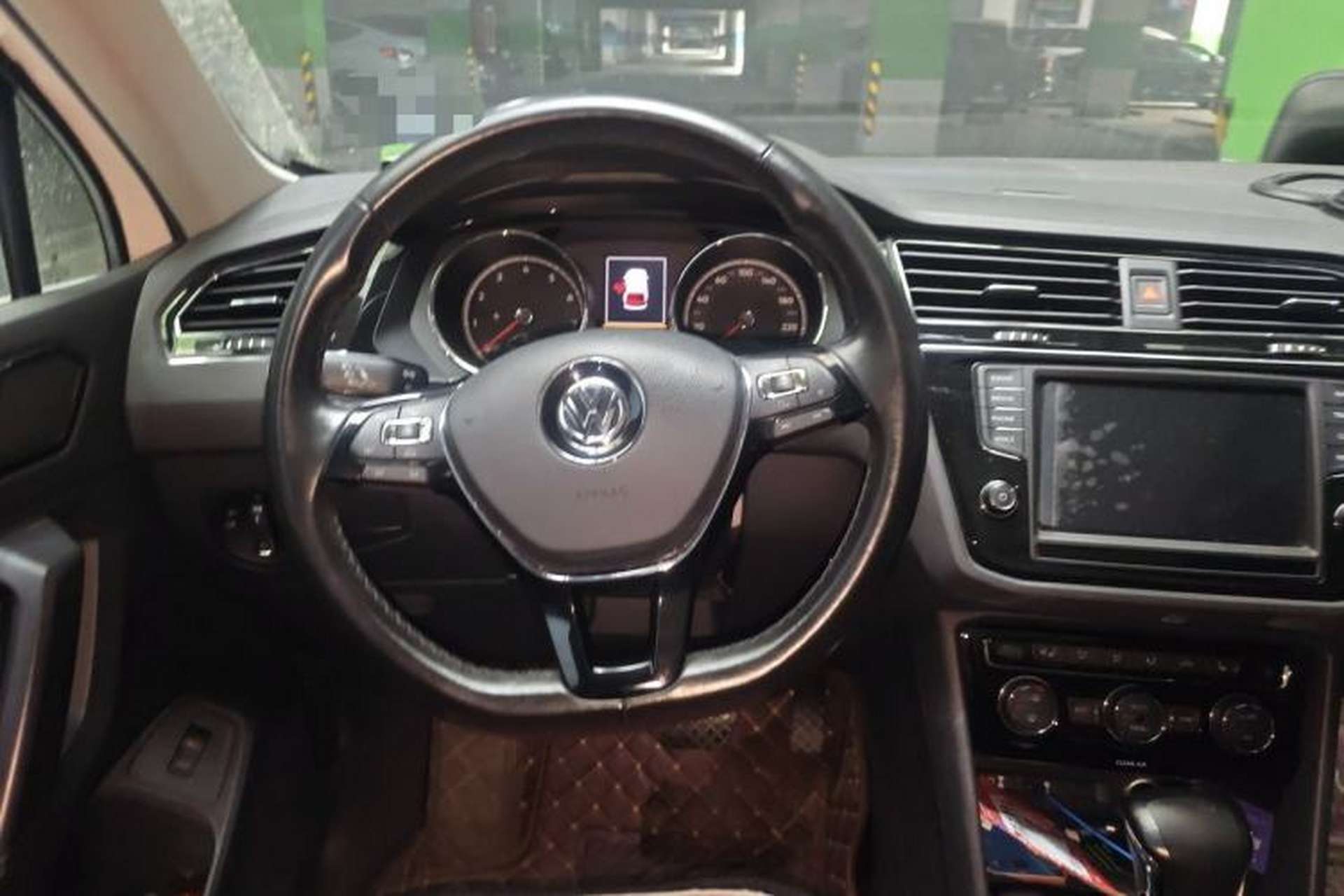 Used Volkswagen Tiguan L 2017 380TSI Automatic All-Wheel-Drive Luxury Edition Steering Wheel