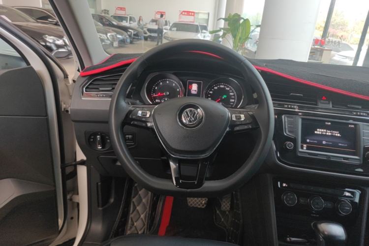 Used Volkswagen Tiguan L 2017 330TSI Automatic Two-Wheel Drive Comfort Edition Steering Wheel