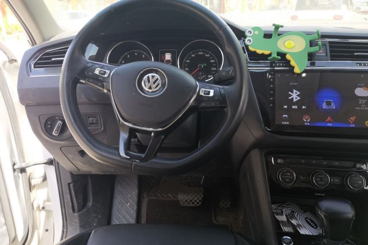 Used Volkswagen Tiguan L 2017 330TSI Automatic Two-Wheel Drive Comfort Edition Steering Wheel