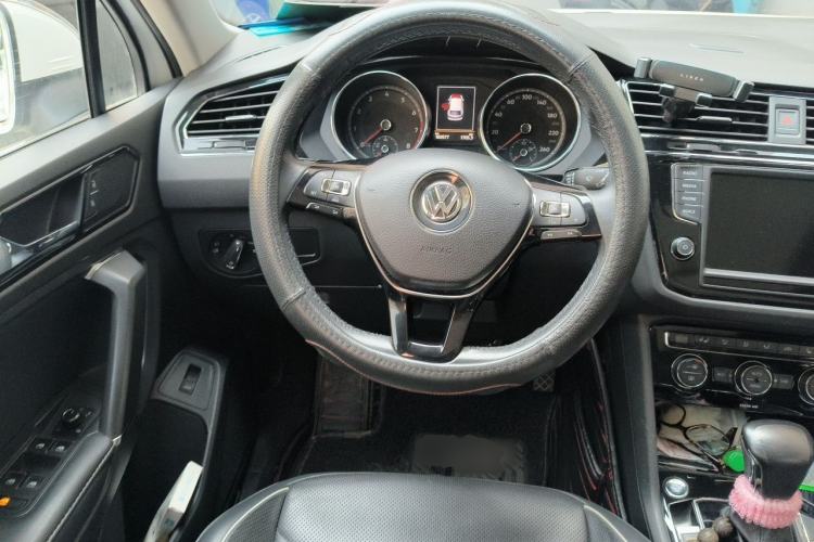 Used Volkswagen Tiguan L 2017 330TSI Automatic Two-Wheel Drive Flagship Edition Steering Wheel