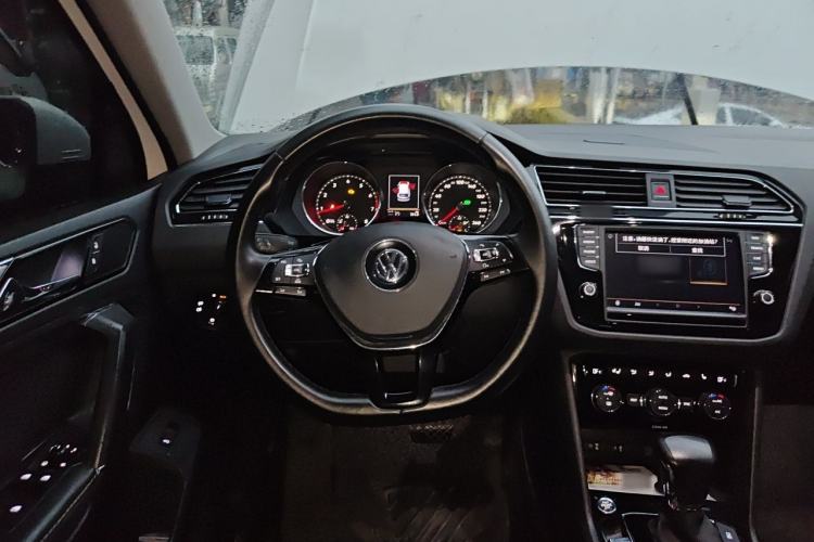 Used Volkswagen Tiguan L 2017 330TSI Automatic Two-Wheel Drive Flagship Edition Steering Wheel