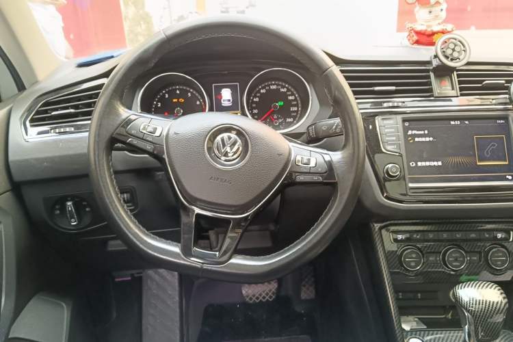 Used Volkswagen Tiguan L 2017 330TSI Automatic Two-Wheel Drive Luxury Edition Steering Wheel