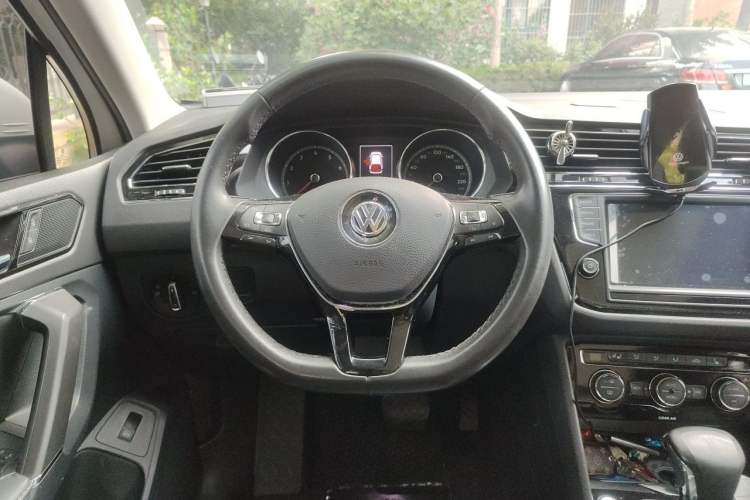 Used Volkswagen Tiguan L 2017 330TSI Automatic Two-Wheel Drive Flagship Edition Steering Wheel