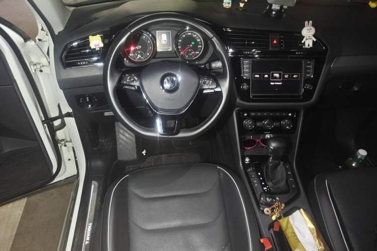 Used Volkswagen Tiguan L 2017 330TSI Automatic Two-Wheel Drive Flagship Edition Steering Wheel