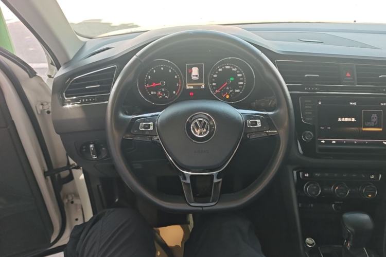 Used Volkswagen Tiguan L 2017 330TSI Automatic Two-Wheel Drive Flagship Edition Steering Wheel