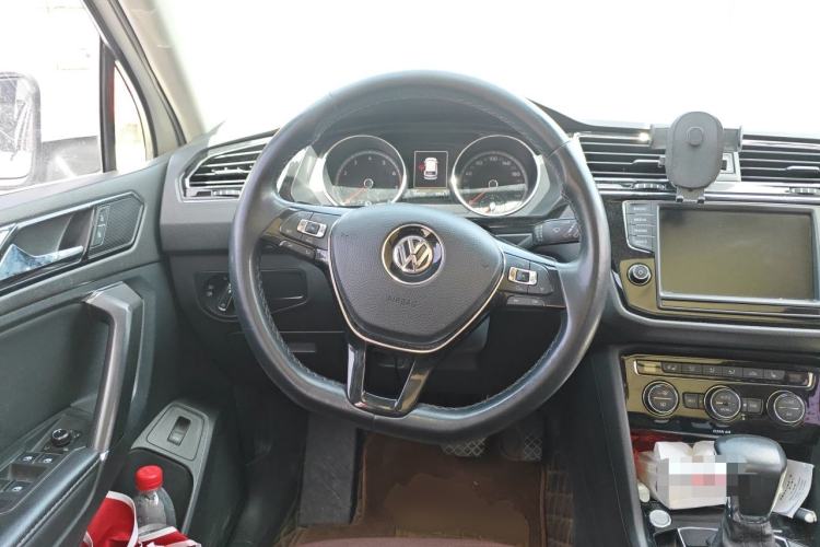 Used Volkswagen Tiguan L 2017 330TSI Automatic Two-Wheel Drive Flagship Edition Steering Wheel