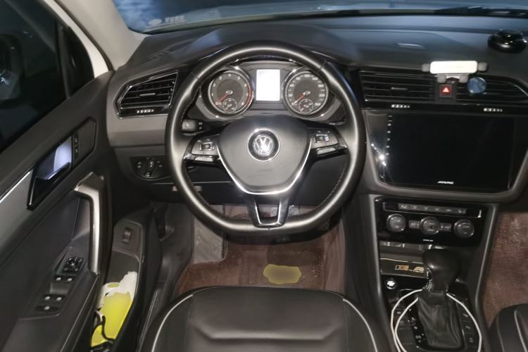 Used Volkswagen Tiguan L 2017 330TSI Automatic Two-Wheel Drive Flagship Edition Steering Wheel